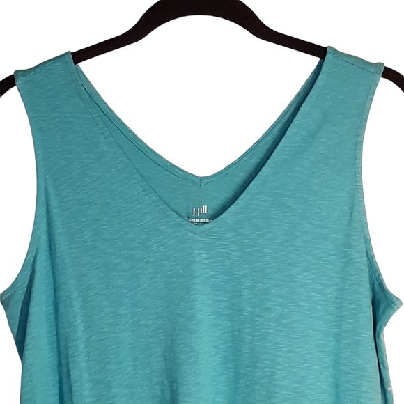 "Flounced-Hem Double V-neck Knit Dress" - Picture 2 of 8